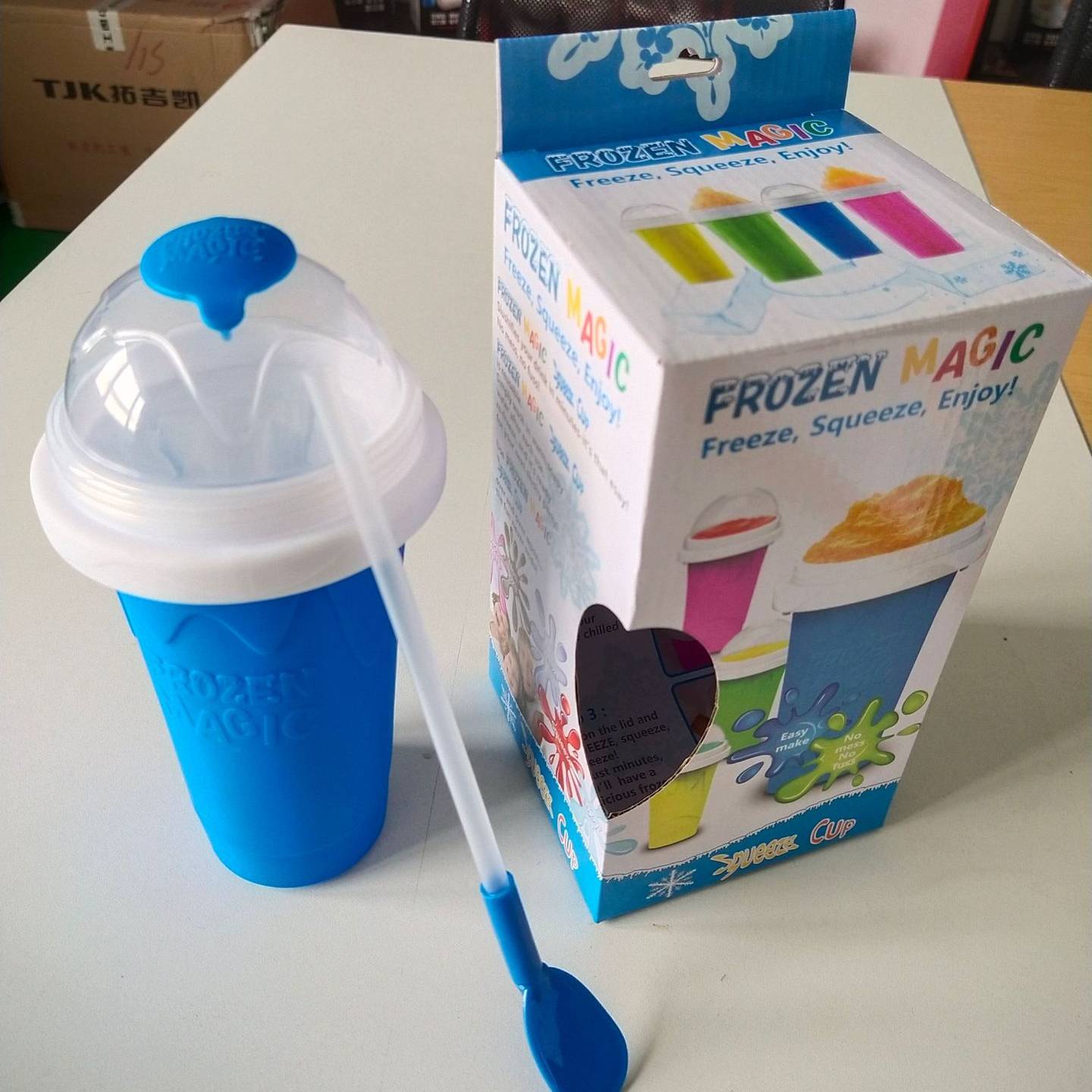 One Pinch Into An Slushy Cup, Shake The Smoothie Cup, And The Second Fast Cooling Cup Becomes A Pinch Cup. - MAXXLIFE ONLINE STORE